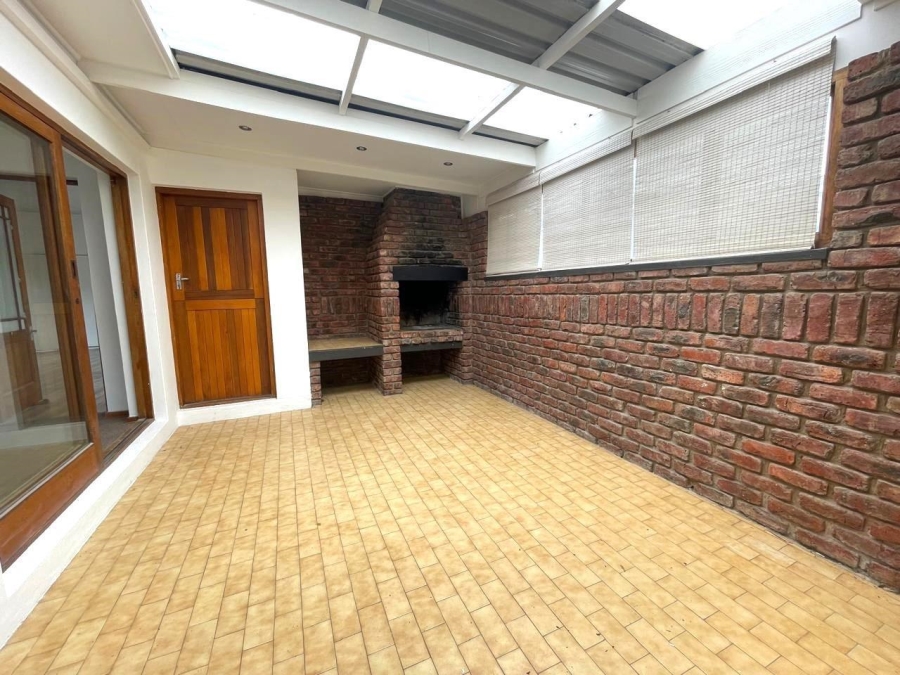 4 Bedroom Property for Sale in Mossel Bay Central Western Cape